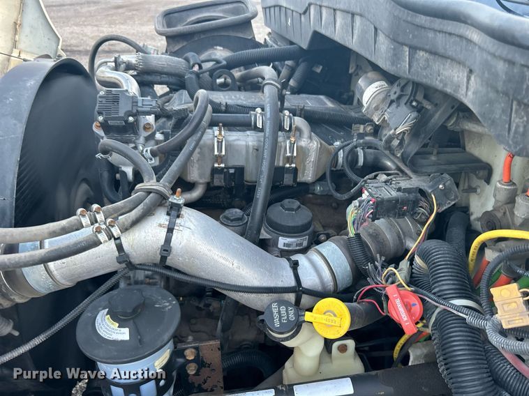 image for item KW9057 2008 International 4300  utility / service truck