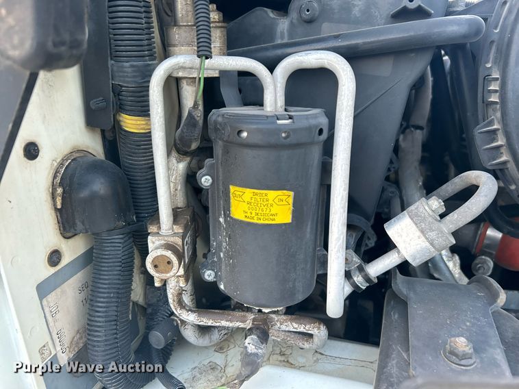 image for item KW9057 2008 International 4300  utility / service truck