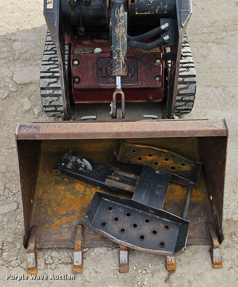 image for item LB9685 Toro TX525  compact utility loader