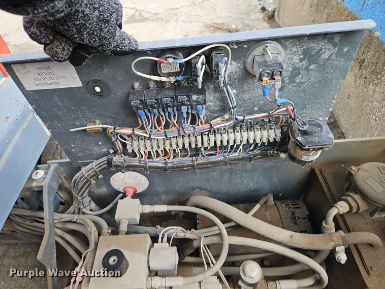 image for item LB9687 2015 Skyjack SJIII 3219  scissor lift