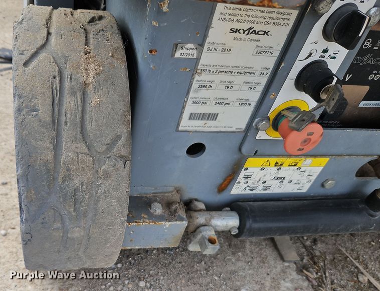 image for item LB9687 2015 Skyjack SJIII 3219  scissor lift