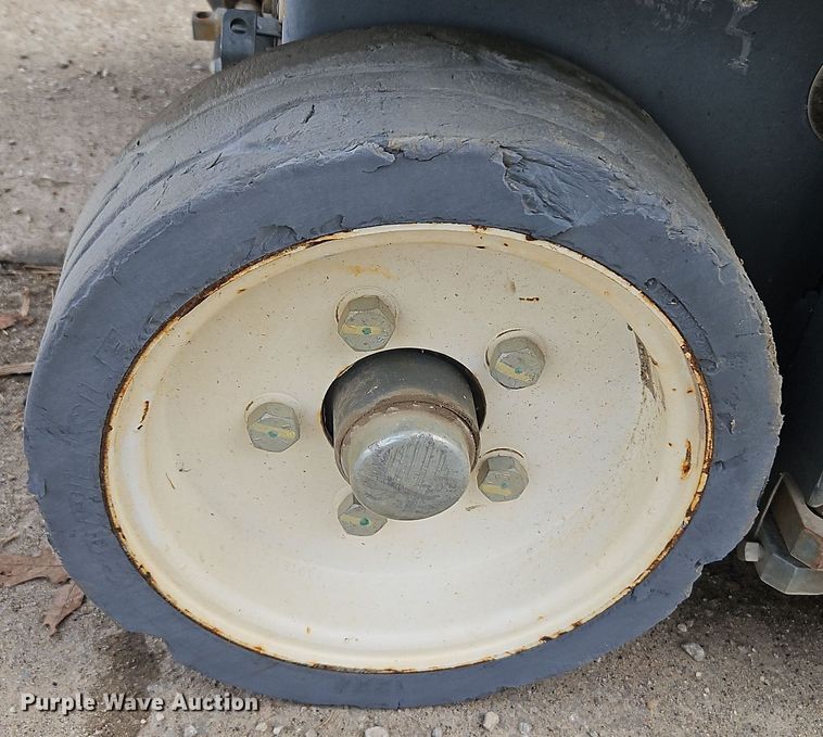 image for item LB9687 2015 Skyjack SJIII 3219  scissor lift