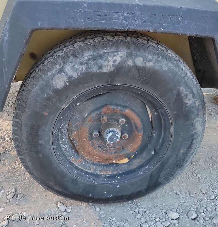 image for item LC9468 Ingersoll Rand 185 air compressor