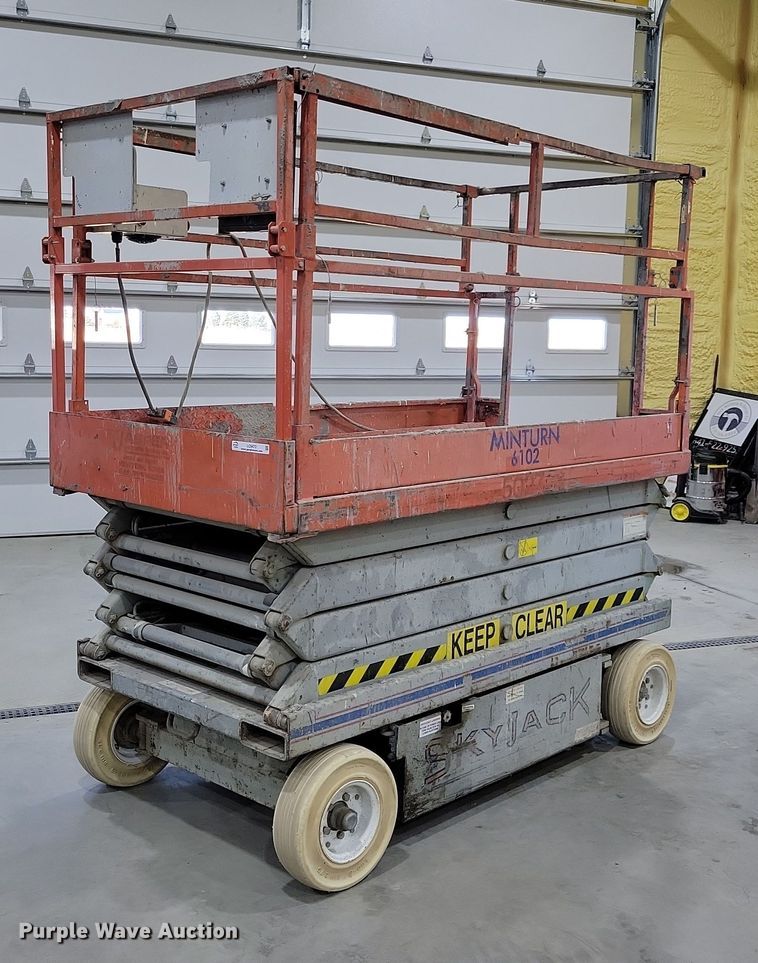 image for item LC9472 Skyjack scissor lift
