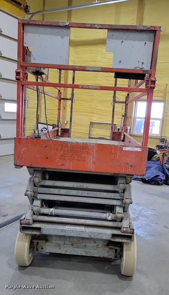 image for item LC9472 Skyjack scissor lift