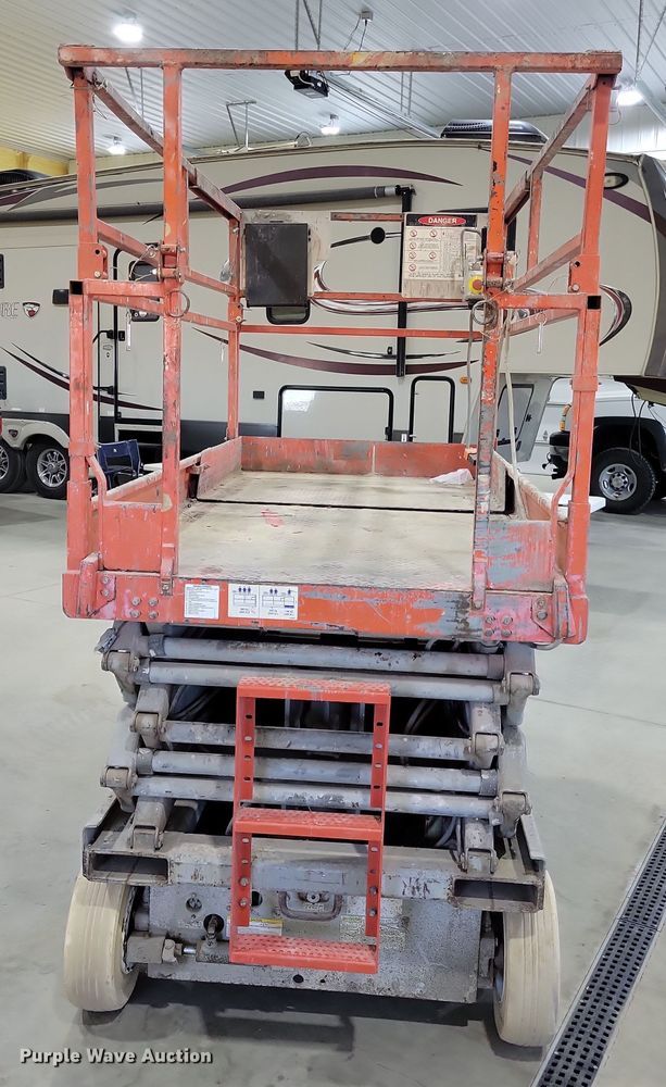 image for item LC9472 Skyjack scissor lift