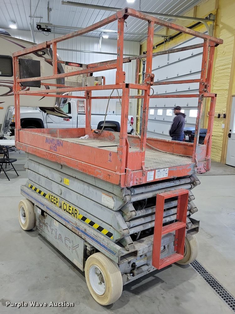 image for item LC9472 Skyjack scissor lift