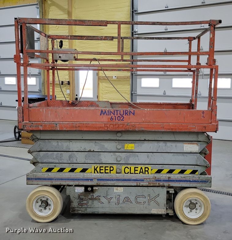 image for item LC9472 Skyjack scissor lift