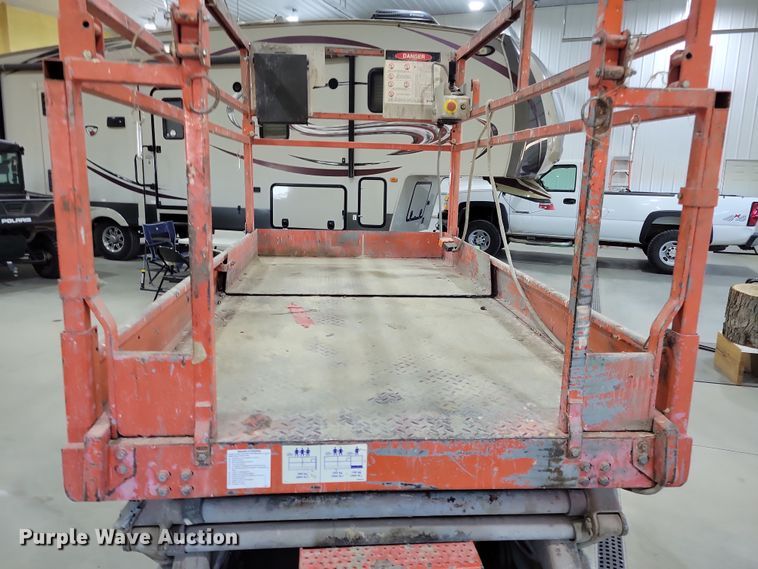 image for item LC9472 Skyjack scissor lift