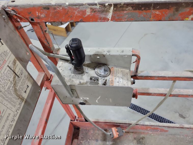 image for item LC9472 Skyjack scissor lift