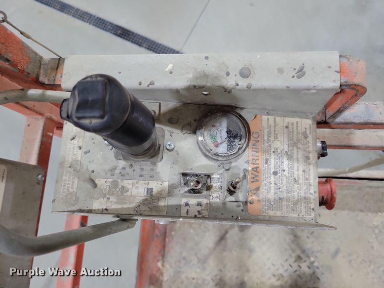 image for item LC9472 Skyjack scissor lift