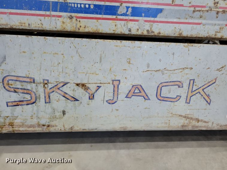 image for item LC9472 Skyjack scissor lift