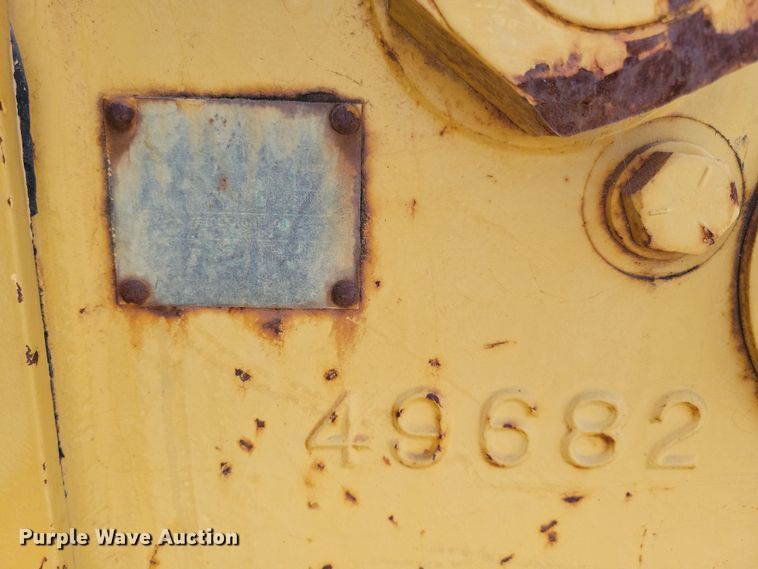 image for item LC9474 1978 Caterpillar 977L  track loader