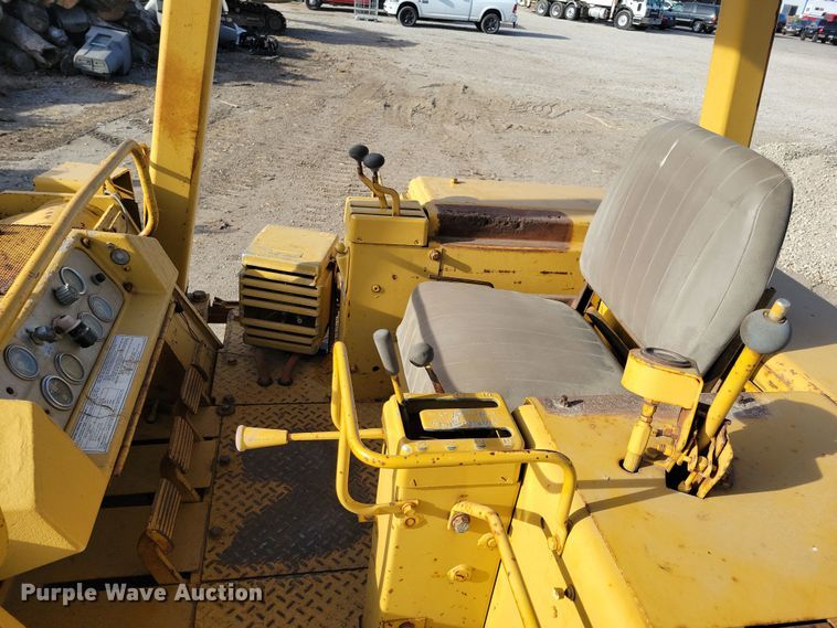 image for item LC9474 1978 Caterpillar 977L  track loader