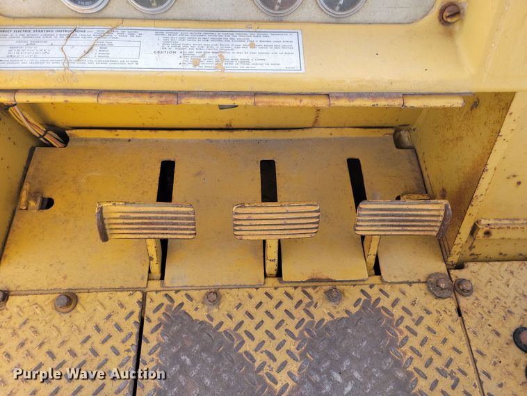 image for item LC9474 1978 Caterpillar 977L  track loader