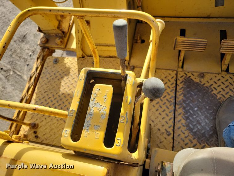 image for item LC9474 1978 Caterpillar 977L  track loader