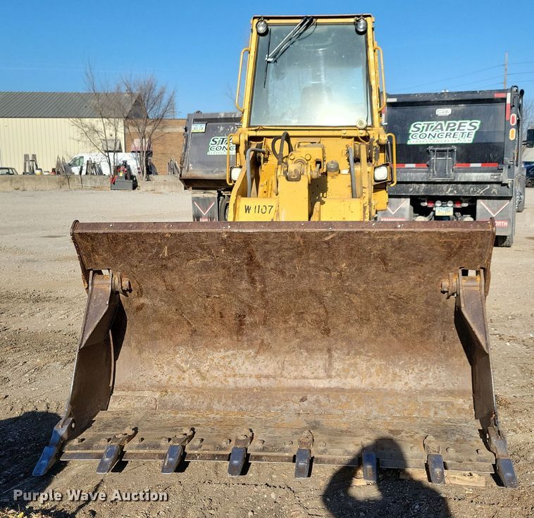 image for item LC9476 1995 Caterpillar 953B  loader
