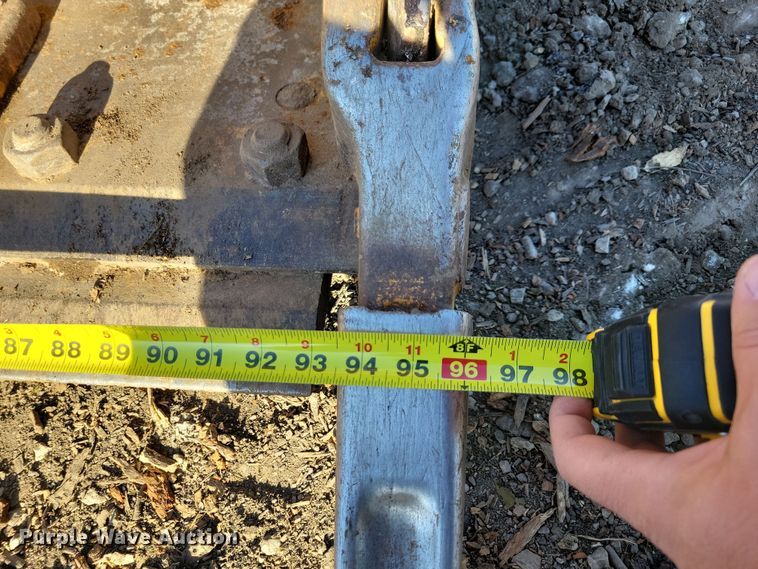 image for item LC9476 1995 Caterpillar 953B  loader