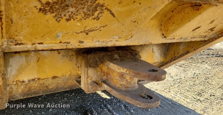 image for item LC9476 1995 Caterpillar 953B  loader