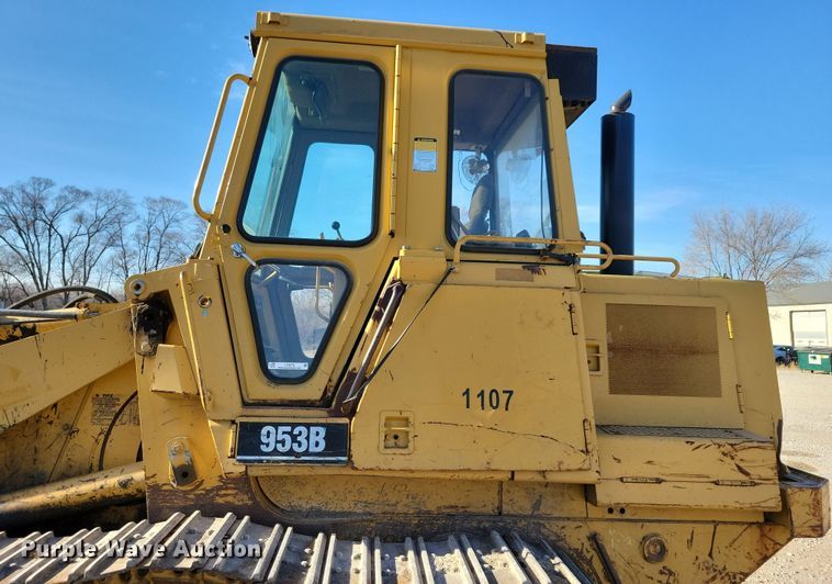 image for item LC9476 1995 Caterpillar 953B  loader