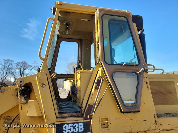 image for item LC9476 1995 Caterpillar 953B  loader