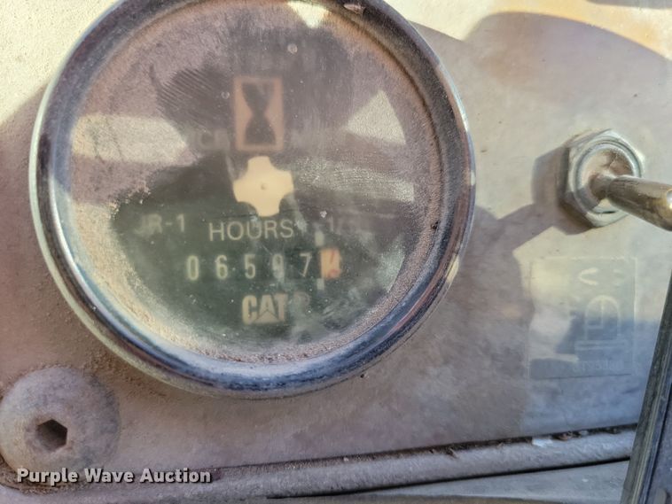 image for item LC9476 1995 Caterpillar 953B  loader