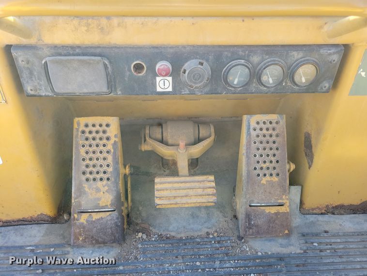 image for item LC9476 1995 Caterpillar 953B  loader