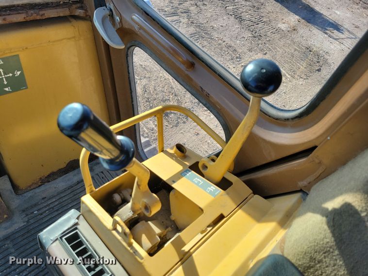 image for item LC9476 1995 Caterpillar 953B  loader