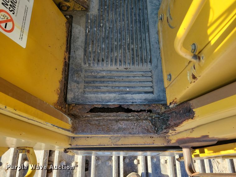 image for item LC9476 1995 Caterpillar 953B  loader