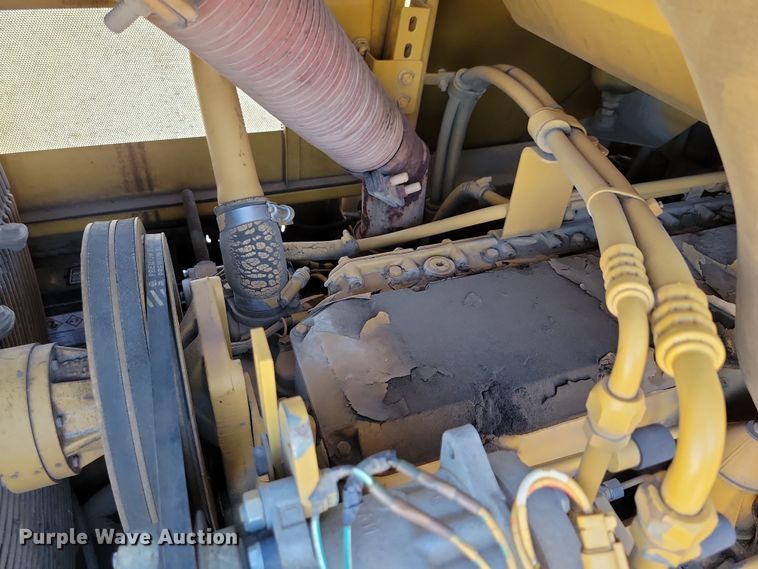 image for item LC9476 1995 Caterpillar 953B  loader