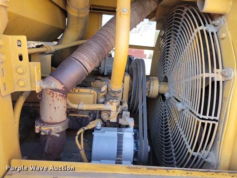 image for item LC9476 1995 Caterpillar 953B  loader