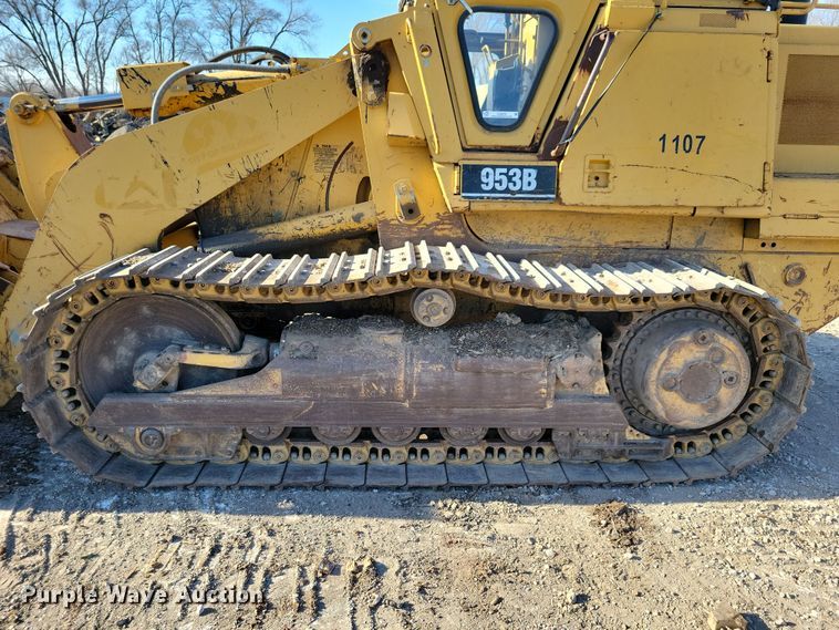 image for item LC9476 1995 Caterpillar 953B  loader