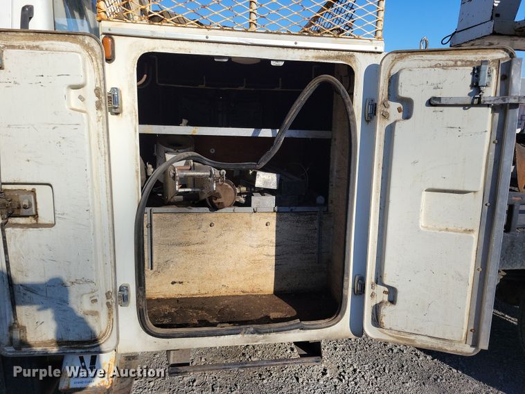 image for item LC9477 1992 Chevrolet Kodiak C6500  digger derrick truck