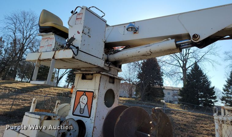 image for item LC9477 1992 Chevrolet Kodiak C6500  digger derrick truck