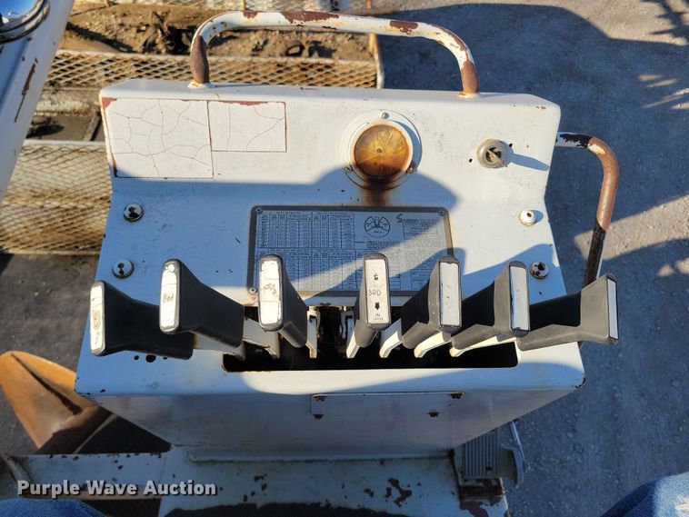 image for item LC9477 1992 Chevrolet Kodiak C6500  digger derrick truck