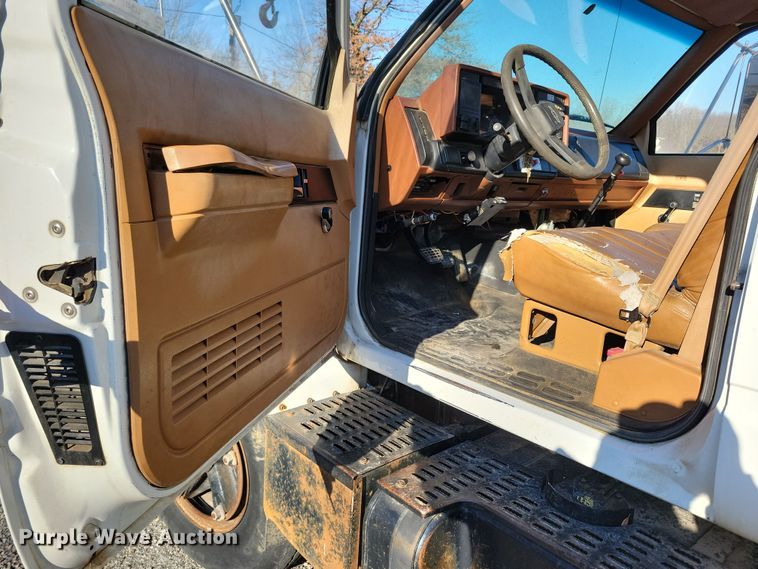 image for item LC9477 1992 Chevrolet Kodiak C6500  digger derrick truck