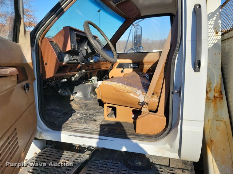 image for item LC9477 1992 Chevrolet Kodiak C6500  digger derrick truck