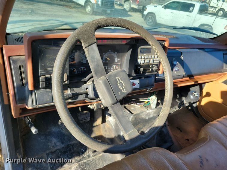 image for item LC9477 1992 Chevrolet Kodiak C6500  digger derrick truck