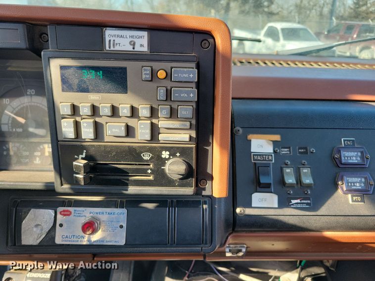 image for item LC9477 1992 Chevrolet Kodiak C6500  digger derrick truck