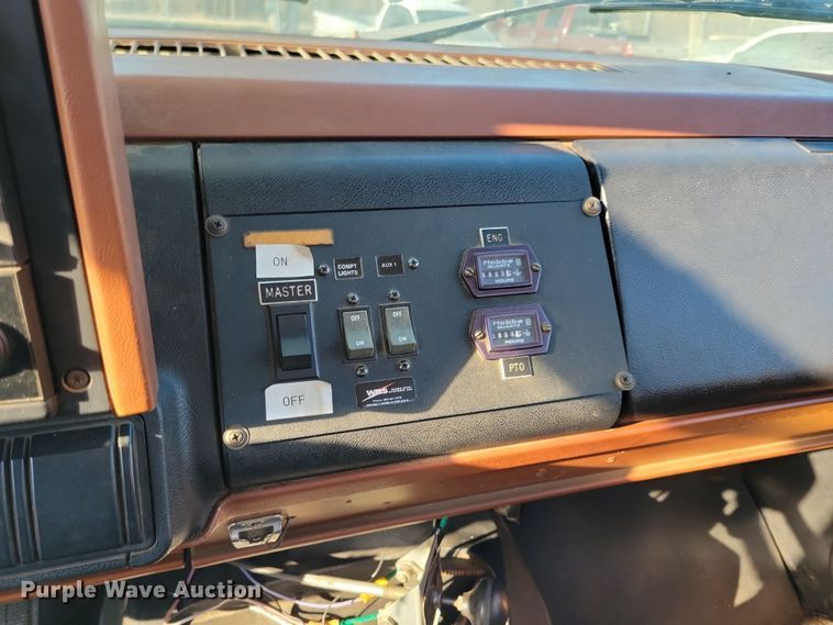 image for item LC9477 1992 Chevrolet Kodiak C6500  digger derrick truck