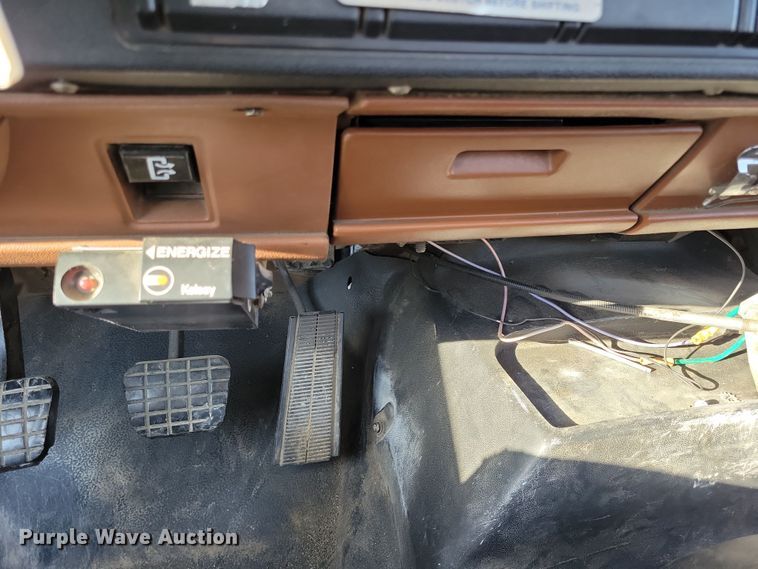 image for item LC9477 1992 Chevrolet Kodiak C6500  digger derrick truck