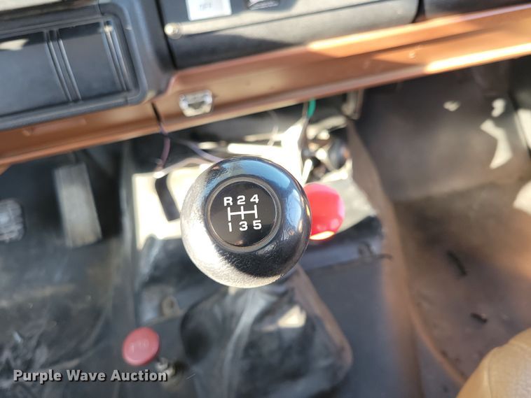 image for item LC9477 1992 Chevrolet Kodiak C6500  digger derrick truck