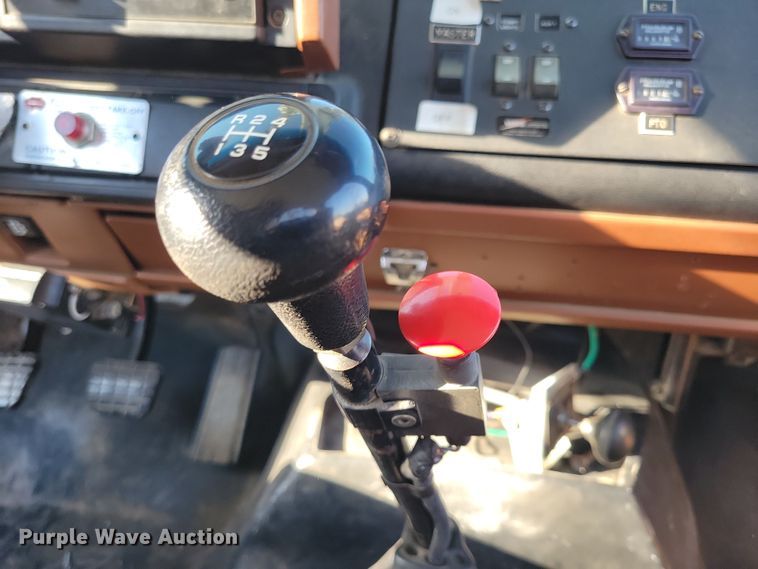 image for item LC9477 1992 Chevrolet Kodiak C6500  digger derrick truck