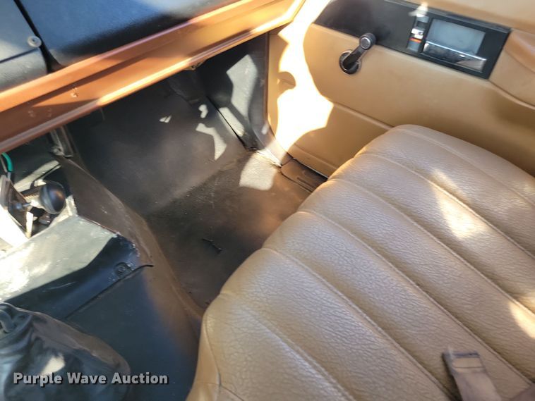 image for item LC9477 1992 Chevrolet Kodiak C6500  digger derrick truck