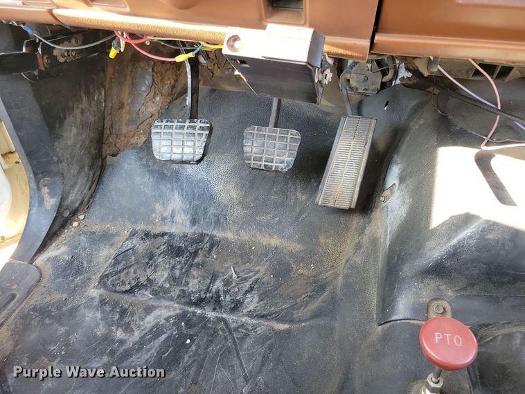 image for item LC9477 1992 Chevrolet Kodiak C6500  digger derrick truck