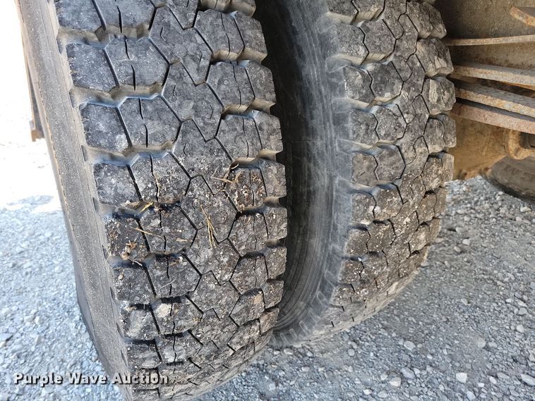 image for item LC9477 1992 Chevrolet Kodiak C6500  digger derrick truck