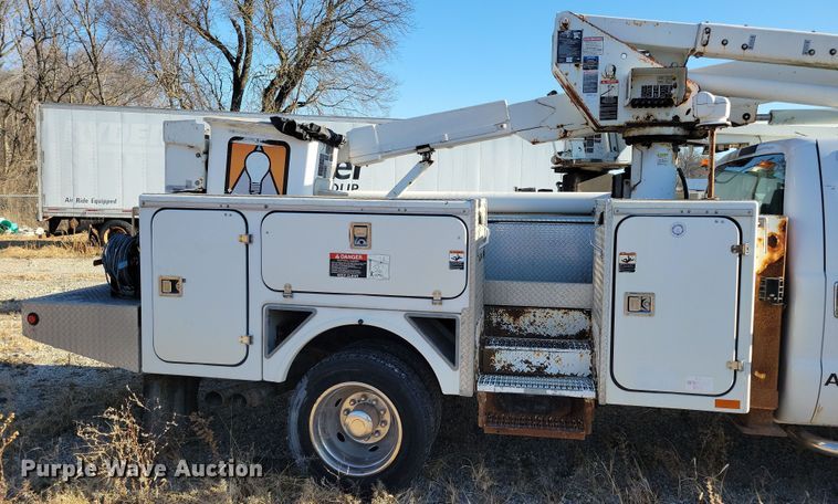 image for item LC9478 2008 Ford F550  bucket truck