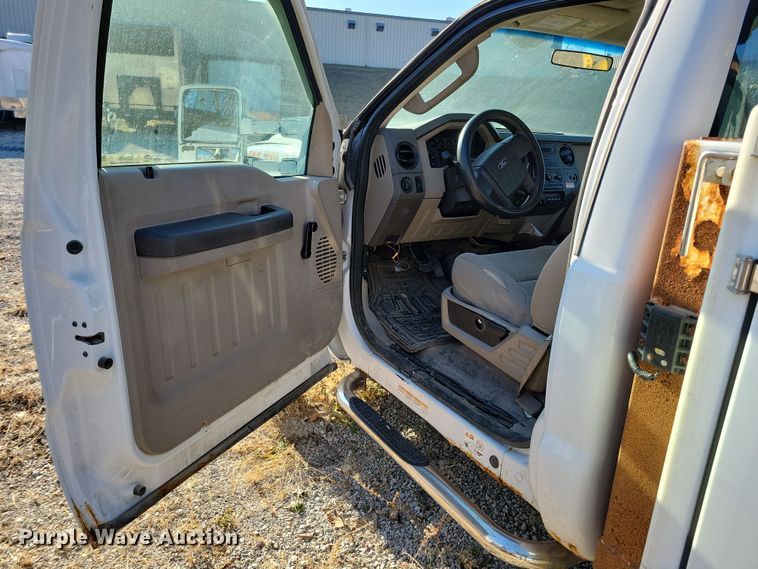 image for item LC9478 2008 Ford F550  bucket truck