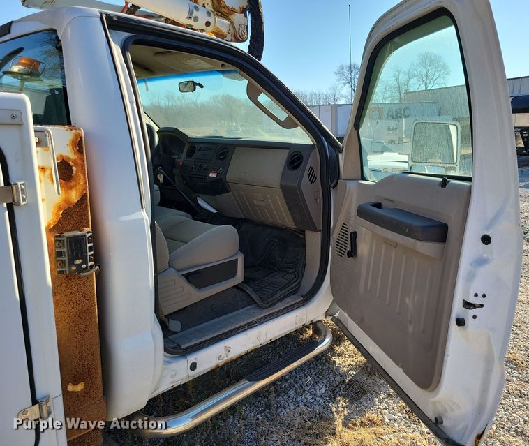 image for item LC9478 2008 Ford F550  bucket truck