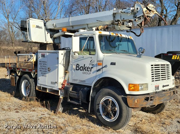 image for item LC9479 1995 International 4700  bucket truck